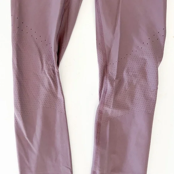 Lululemon In Focus Run Tight Leggings in Frosted Mulberry - Picture 4 of 12